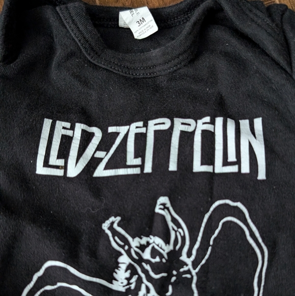Rock onesies - Picture 7 of 7